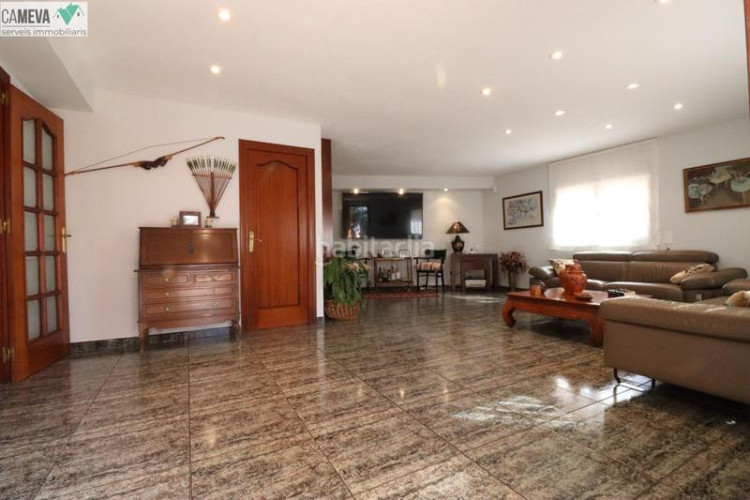 Casa única e impresionante finca a 4 vientos con piscina y jardin en Terrassa