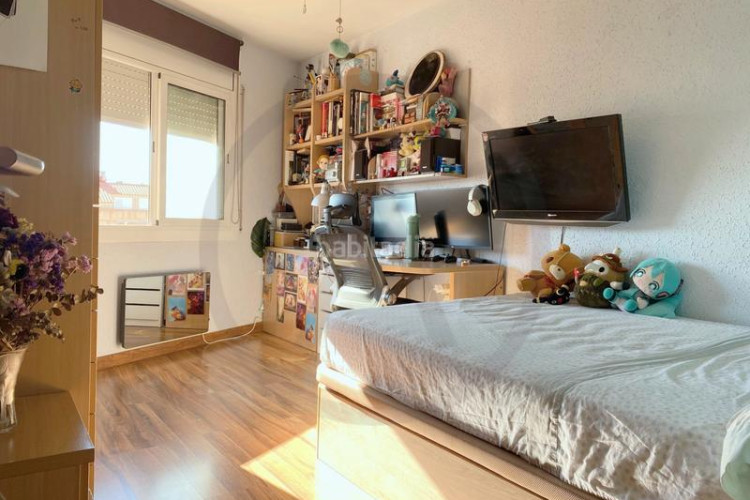 Piso muy amplio y reformado! en San Pere Terrassa