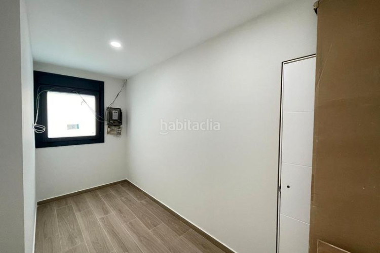 Piso zona de Ca n'Aurell. obra nueva de 3habs + 2lav. + patio en Terrassa