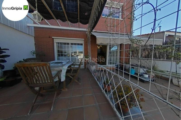 Casa  en venta en les arenescan montllorla grípia08227 en Terrassa