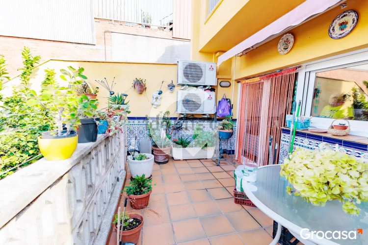Casa independiente en calle de la Pineda