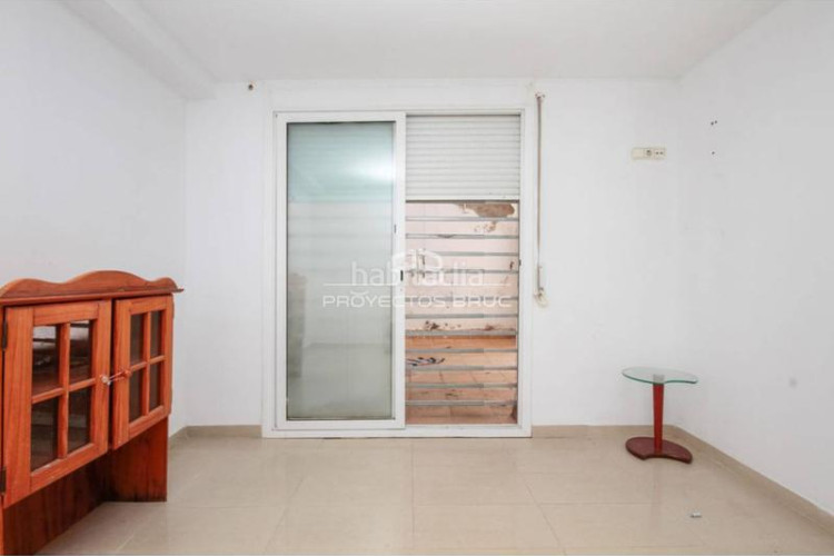 Piso  de 1 dormitorio, finca del 2006 en venta infórmese en Terrassa