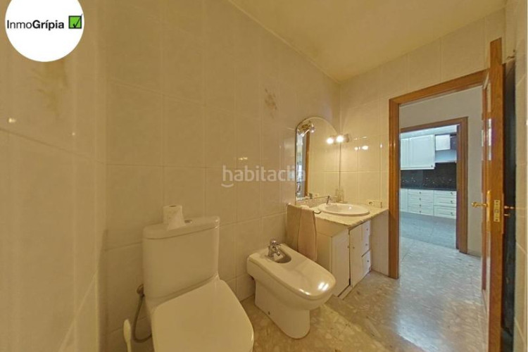 Casa  en venta en les arenescan montllorla grípia08227 en Terrassa