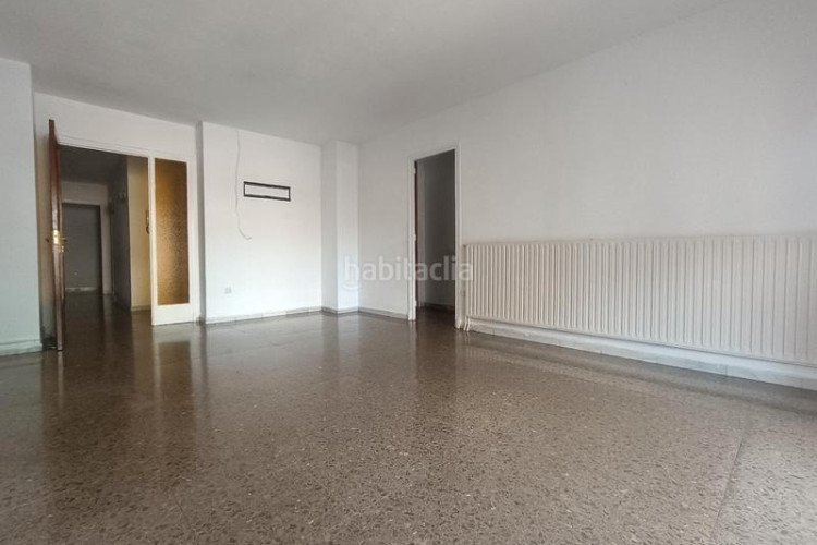 Piso zona de Can Boada. piso de 4habs. + 2lav. + balcó. necessita reforma en Terrassa
