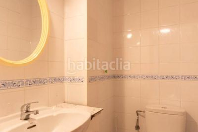 Dúplex zona centro. luminoso ático dúplex de 3habs. + 2lav. + terraza en Terrassa