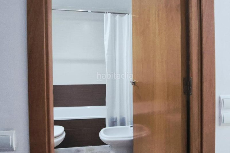 Casa mejor que una casa una planta baja seminueva de 90 m2 con patio de 60 m2 en rambla francesc macia en Terrassa