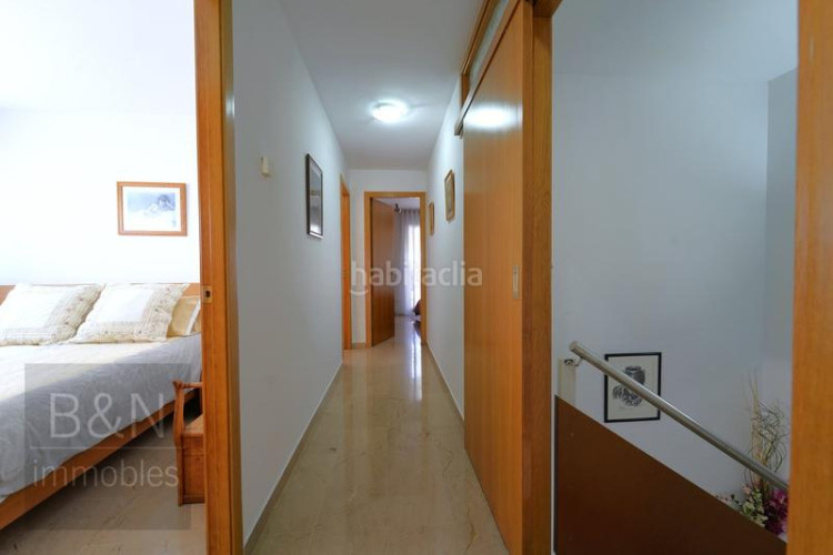 Dúplex espectacular terraza, garaje privado capacidad para 4 coches, vivienda amplia y luminosa! en Terrassa