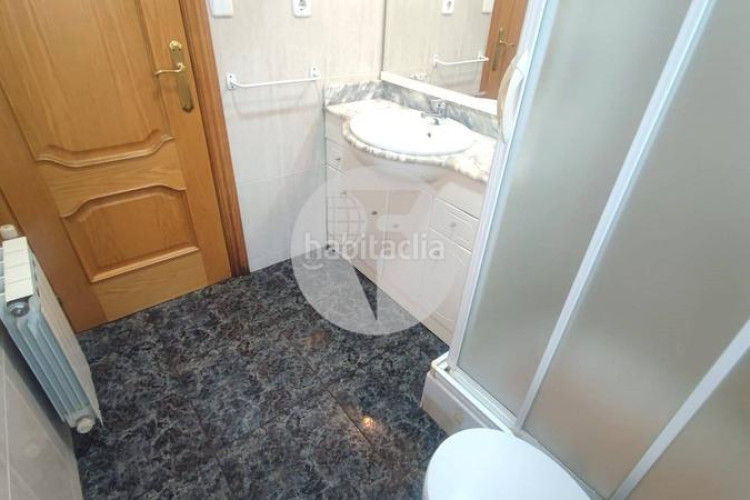 Casa encantadora casa independiente en Can Parellada, perfecta para dos familias en Terrassa