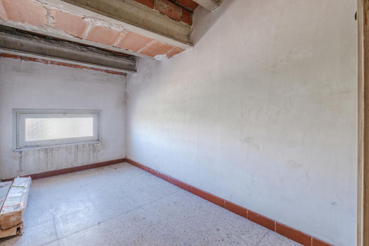 Vallparadu00EDs - Antic Poble de Sant Pere