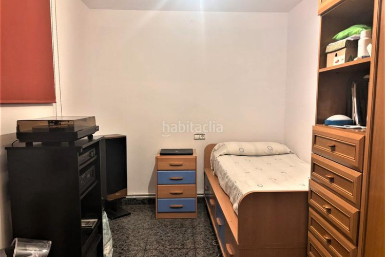 Planta baja  de 112 m2 con entrada independiente, con 2 terrazas en poble nou- en Terrassa