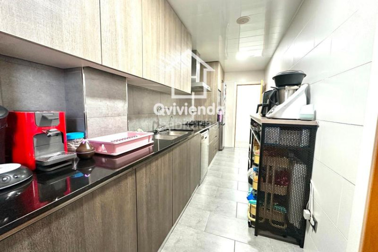 Piso  reformado y luminoso junto a la carretera de montcada en Terrassa