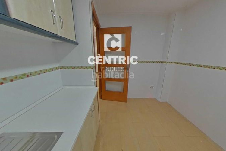 Piso  moderno con 3 habitaciones gran oportunidad ! en Terrassa