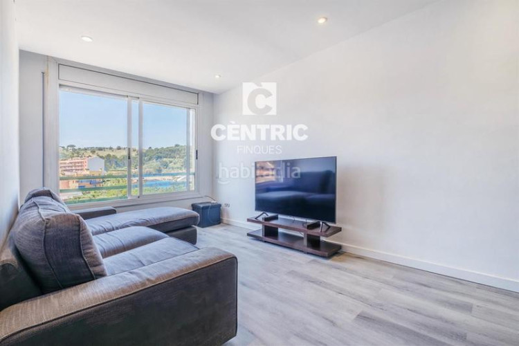 Piso ático reformado en La Cogullada Terrassa