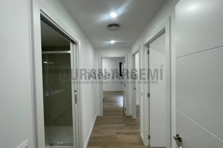Piso en calle Transversal, 181