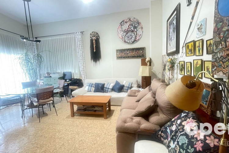 Mestre Serrat, Barri del Centre