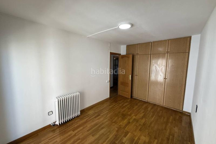 Piso gran piso en can aurell , 4 habitaciones y parking incluido en Terrassa