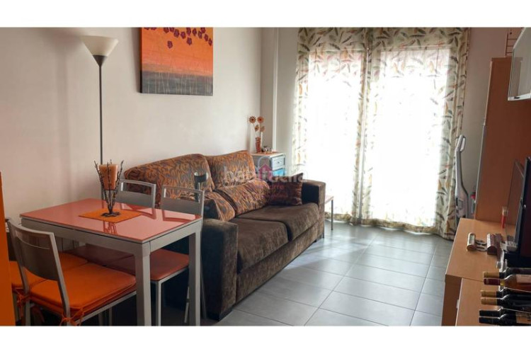 Piso  seminuevo en venta tocando avda. de barcelona de 35m construidos. en Terrassa