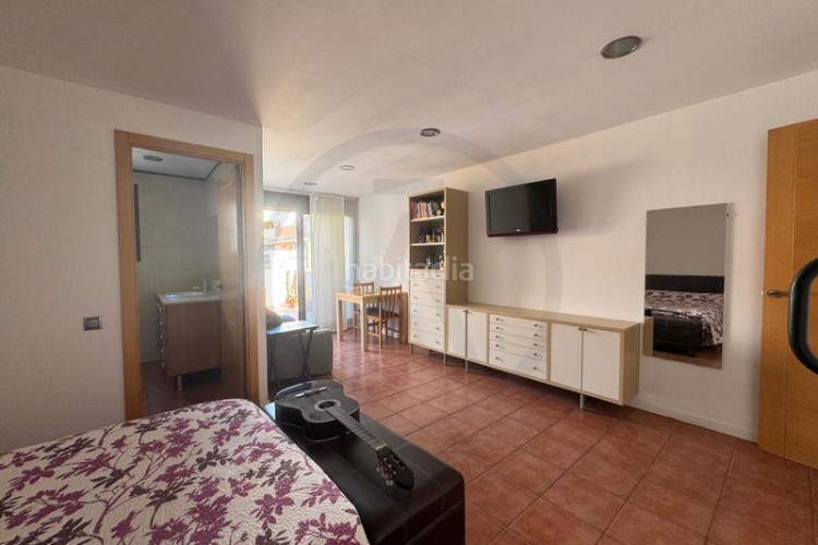 Casa adosada amplia casa adosada en La Maurina – 293 m², con garaje, ascensor y terrazas en Terrassa