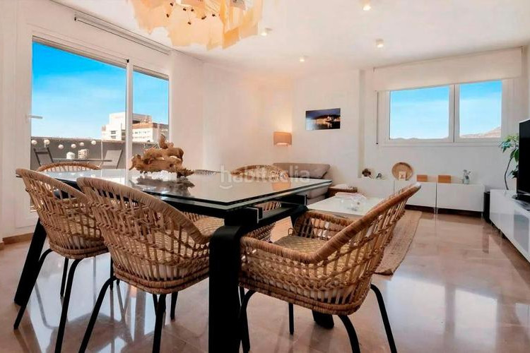 Dúplex en carrer de miquel vives 5 exclusivo duplex: salón-comedor, cocina, 4 habitaciones, 3 baños, terraza, pk y trastero en Terrassa