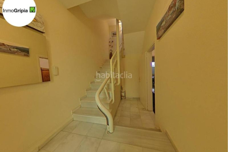 Casa adosada  en venta en les arenescan montllorla grípia08227 en Terrassa