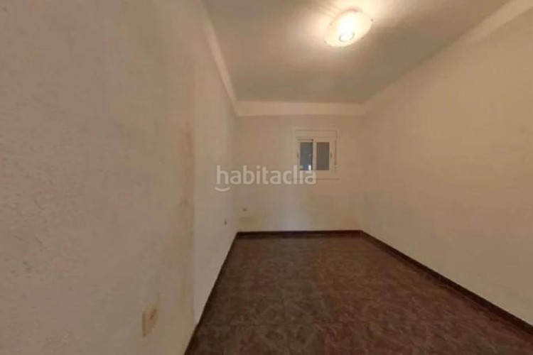 Piso errassa (barcelona). "okupado" (no se puede visitar ni hipotecar). en Terrassa