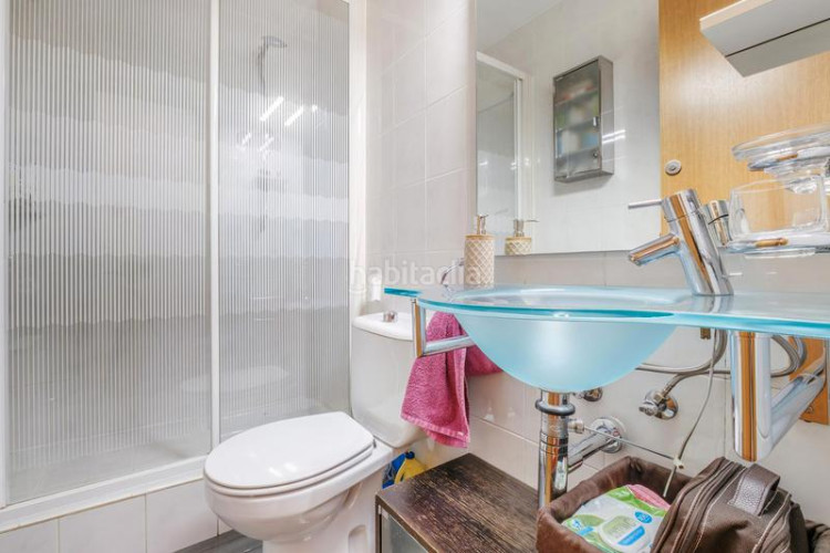 Casa adosada ?? exclusiva vivienda en perfecto estado en calle antoni torrella, can 'aurell en Terrassa