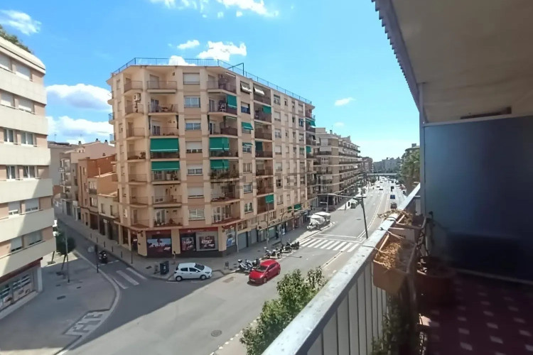 Piso en avenida de Josep Tarradellas