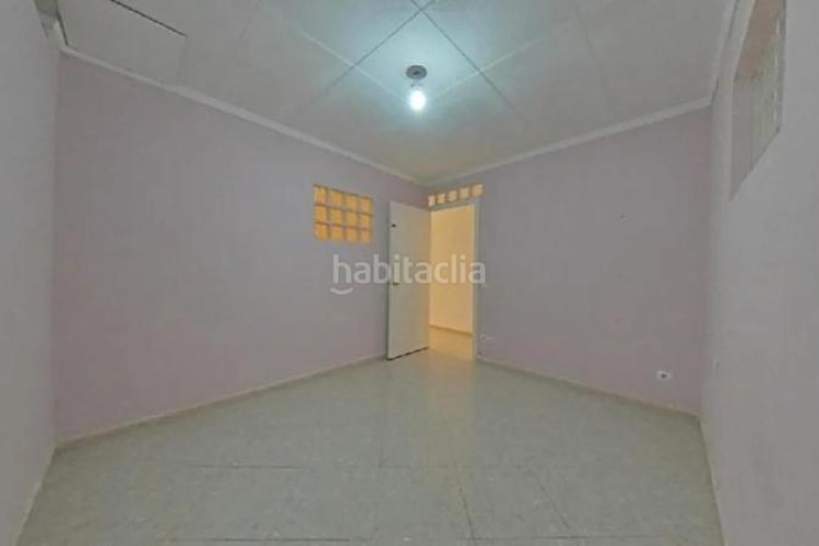 Piso ¡espacioso piso , ideal para familias! en La Maurina Terrassa