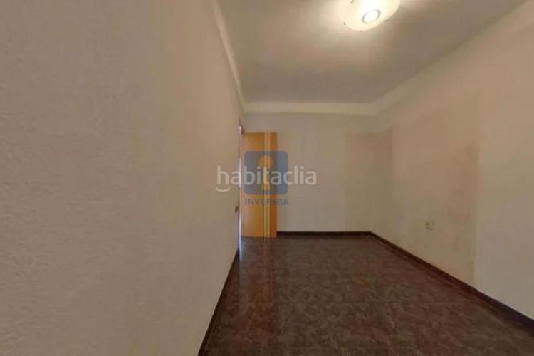 Piso inmueble ilegalmente okupado situado en la calle mossen angel rodamilans 171, 1b, , barcelona en Terrassa