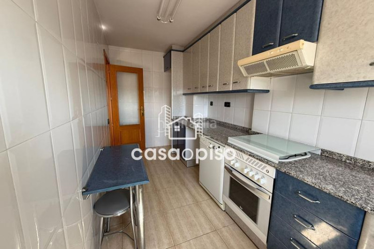 Piso amplio piso reformado en Can Roca. 3 dormitorios, 2 baños y terraza de 12 m. vistas espectaculares. ideal para tu familia. no lo d en Terrassa