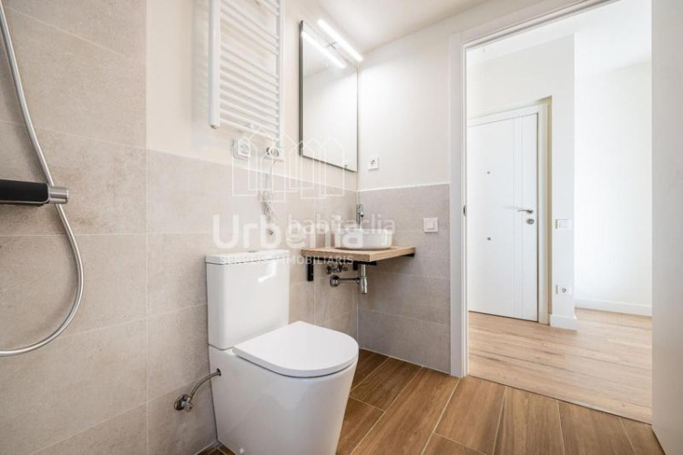 Dúplex luminosos dúplex con terraza con buenas vistas de 3 y 4 dormitorios en Terrassa