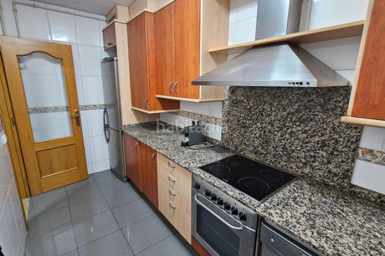 Planta baja en carrer de ricardo caro 31 exclusiva vivienda seminueva con parquing en Terrassa