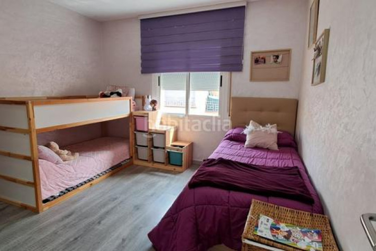Ático atico totalmente reformado. 2 hab. dobles. 2 terrazas. amplio estudio. en Terrassa