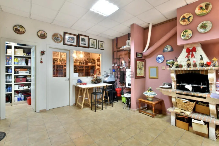 Casa independiente en calle de la Poetessa Caparà