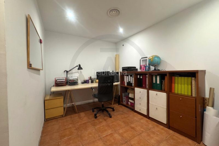 Casa adosada amplia casa adosada en La Maurina – 293 m², con garaje, ascensor y terrazas en Terrassa