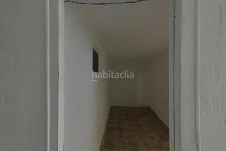 Casa adosada (barcelona). "okupado" (no se puede visitar ni hipotecar). en Terrassa