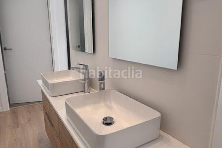 Casa en carrer de las navas de tolosa 87 exclusiva casa a estrenar con piscina privada en Terrassa