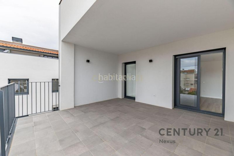 Apartamento en carrer de pere fizes ático dúplex con distribución invertida, suite, terrazas y acabados premium en Terrassa