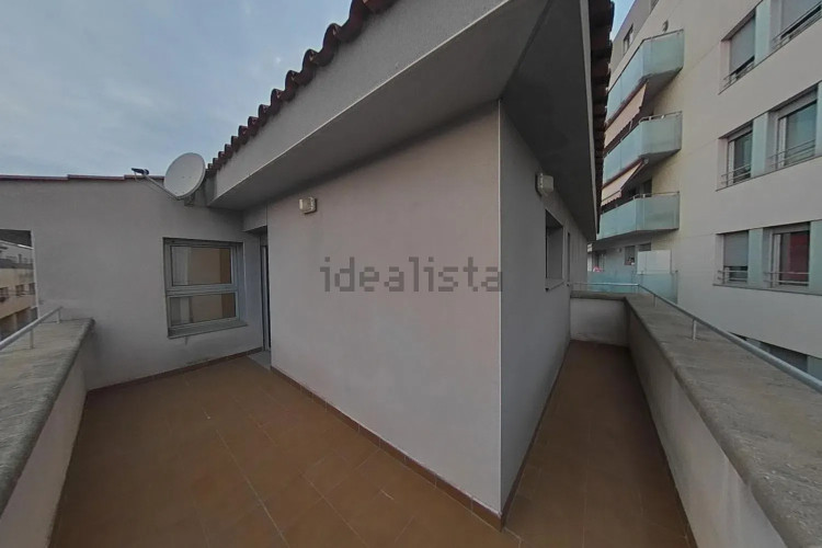 ESPECTACULAR DÚPLEX DE 4DORMITORIOS+3BAÑOS +BALCON+TERRAZA + PARKING (17M).