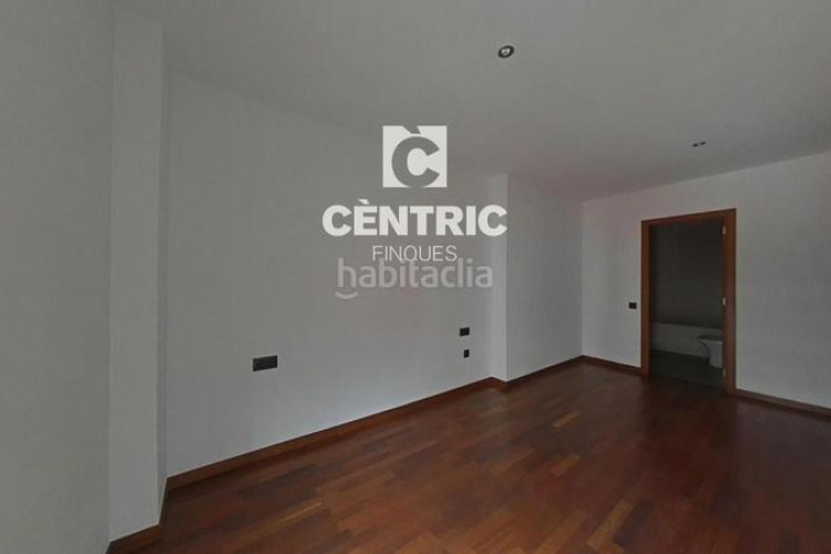 Piso  espacioso con 3 habitaciones ideal familias modernas! en Terrassa