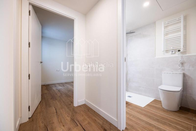 Dúplex luminosos dúplex con terraza con buenas vistas de 3 y 4 dormitorios en Terrassa