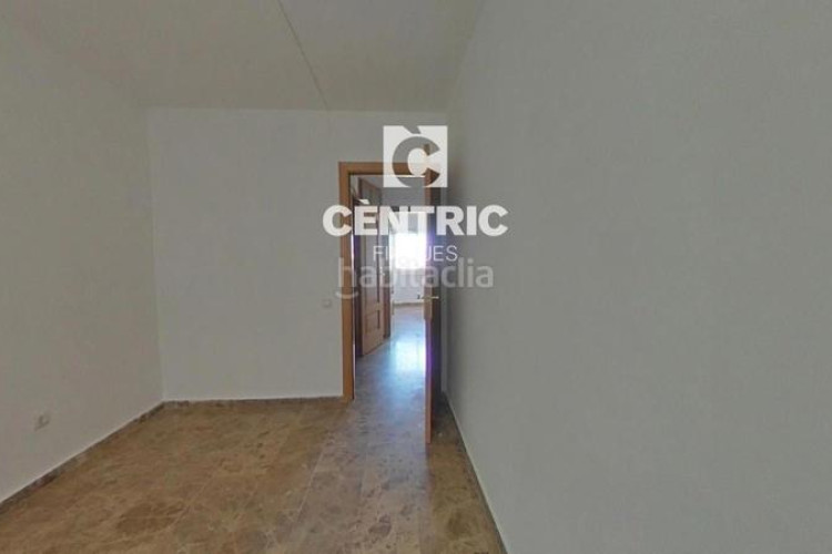 Dúplex piso espacioso con 4 habitaciones gran inversión ! en Terrassa