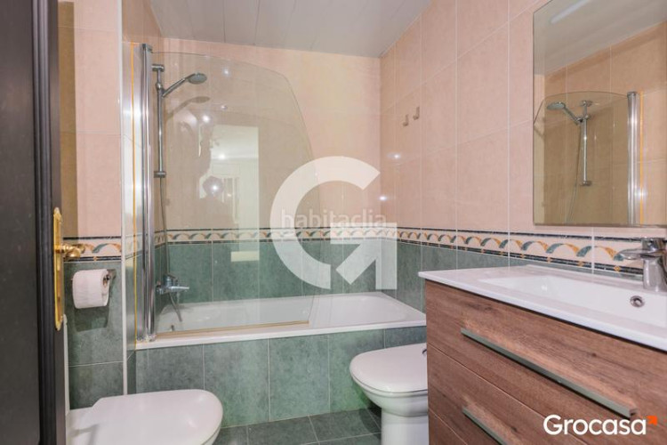 Piso amplio piso con balcón en Les Arenes - La Grípia - Can Montllor Terrassa