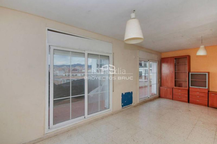 Piso ático con terraza con 5 habitaciones en can palet infórmese en Terrassa