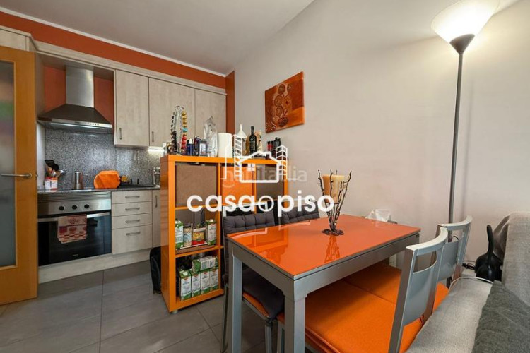 Piso acogedor piso seminuevo en ca nanglada con mucha luz, cocina americana, orientación este y construido en 2009. ideal para invertir en Terrassa