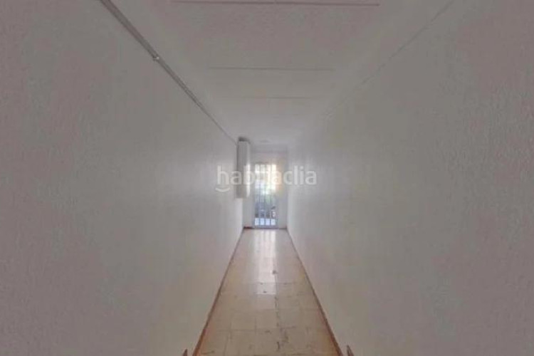 Piso errassa (barcelona). "okupado" (no se puede visitar ni hipotecar). en Terrassa