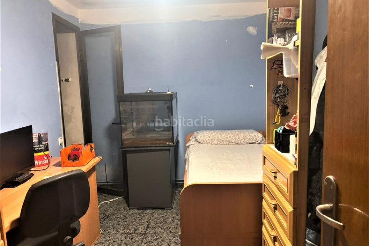 Planta baja  de 112 m2 con entrada independiente, con 2 terrazas en poble nou- en Terrassa