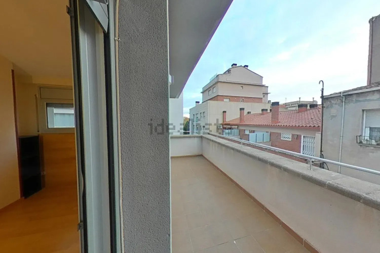 ESPECTACULAR DÚPLEX DE 4DORMITORIOS+3BAÑOS +BALCON+TERRAZA + PARKING (17M).
