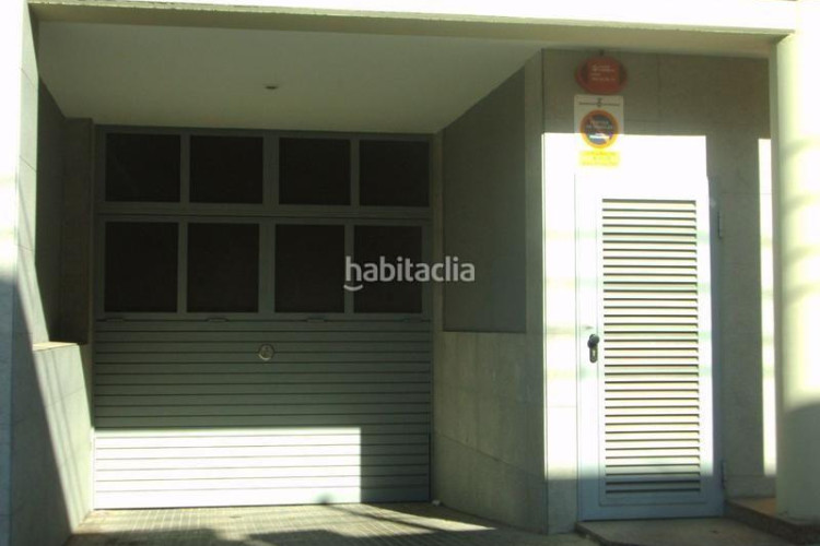 Piso acogedor piso de 1 dormitorio en venta, con cocina americana, terraza acristalada y parking. ideal para disfrutar de comodidad y e en Terrassa