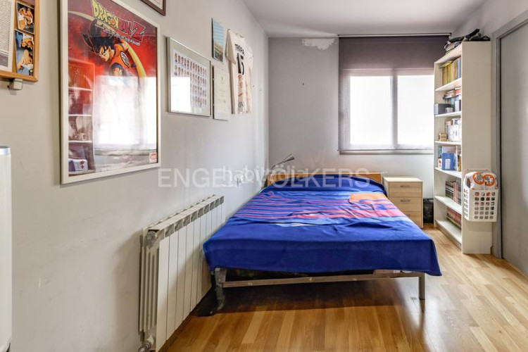 Casa espectacular casa adosada con 2 plazas de garaje en Terrassa